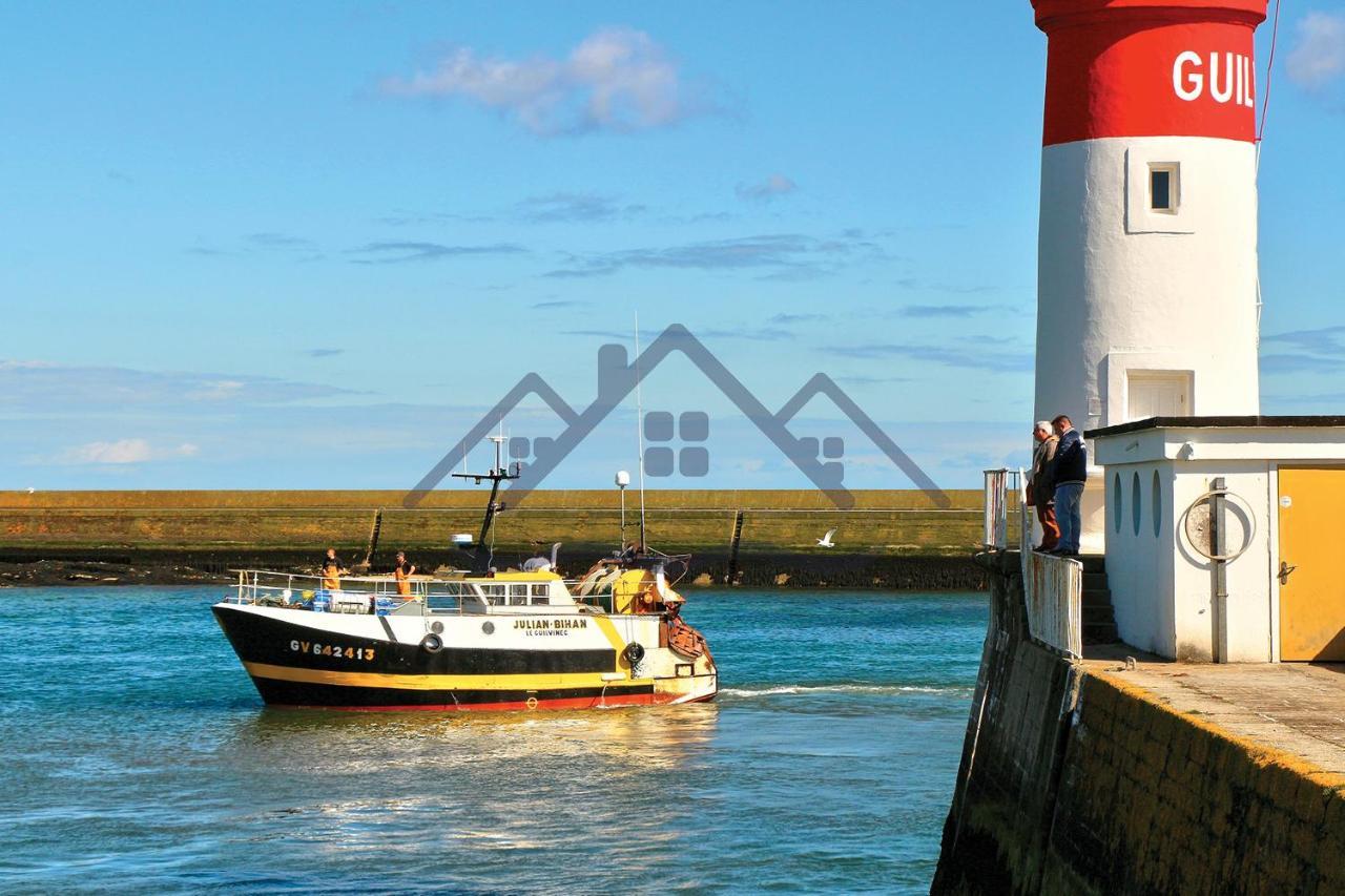 Souvenir Du Guil: Seaside Cottage with Garden in Guilvinec Exterior photo